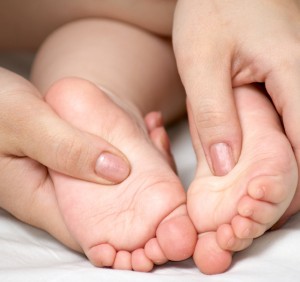 Massage chân cho trẻ em – 60 phút
