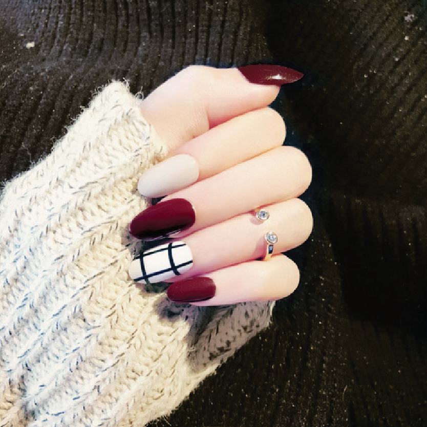 Hot trend các mẫu Nail nhân dịp Noel 2019 - Golden lotus