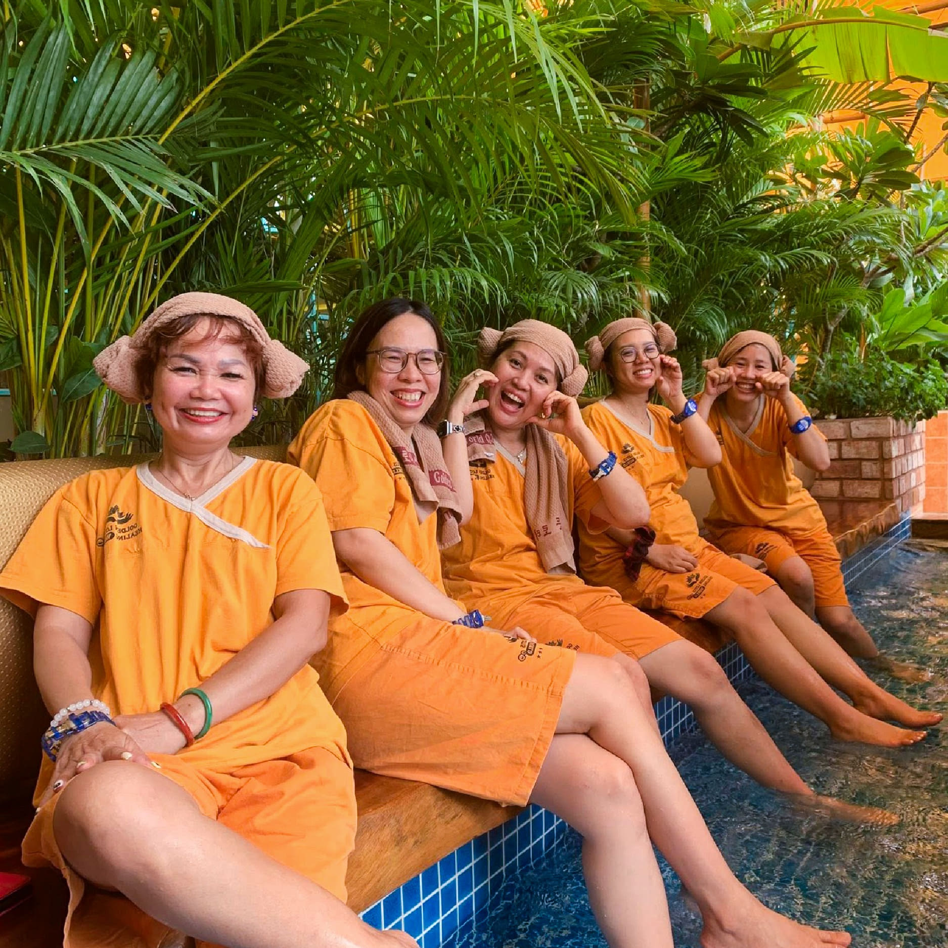 20/10 – Tạm Gác Việc Nhà, Chị Em Set Kèo “Tự Thưởng”